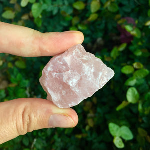 Rose Quartz Tumble Stone - Sparkle Rock Pop