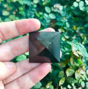 Shungite Mini Pyramid - Sparkle Rock Pop